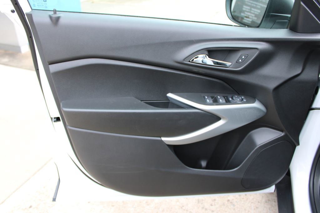 New 2026 Chevrolet Trax LS image 12