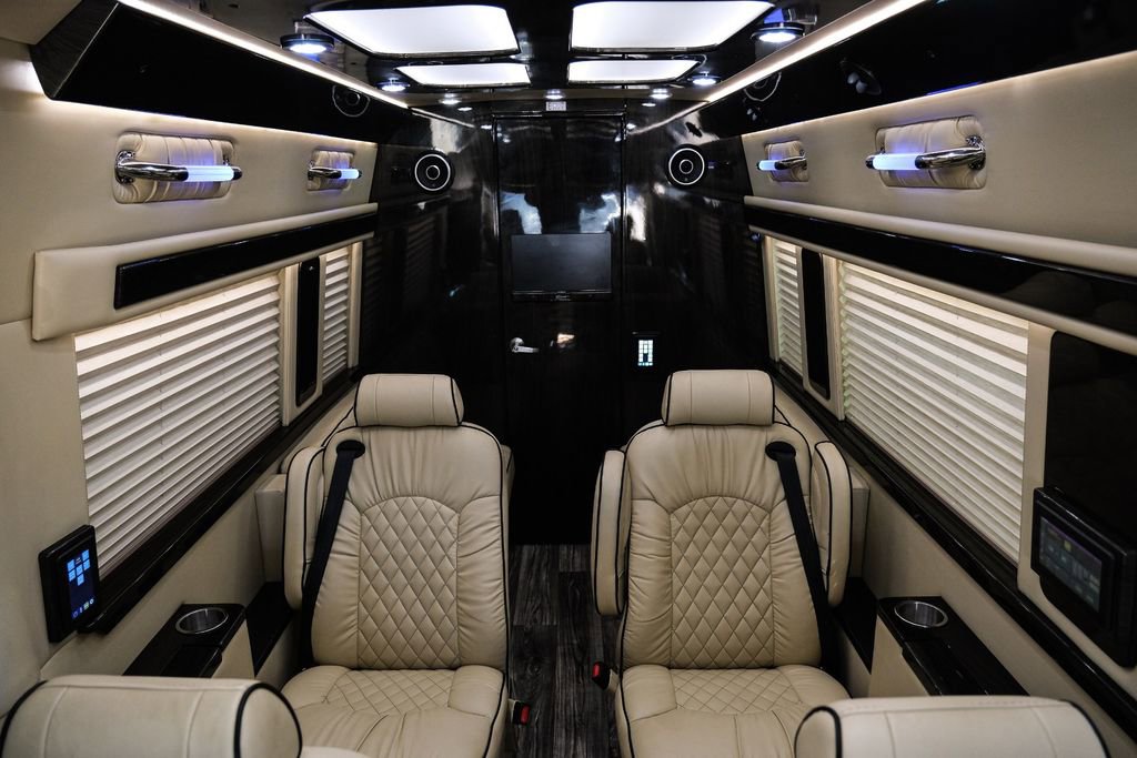 Used 2020 Mercedes-Benz Sprinter 3500 w/ Windows All Around Package image 47