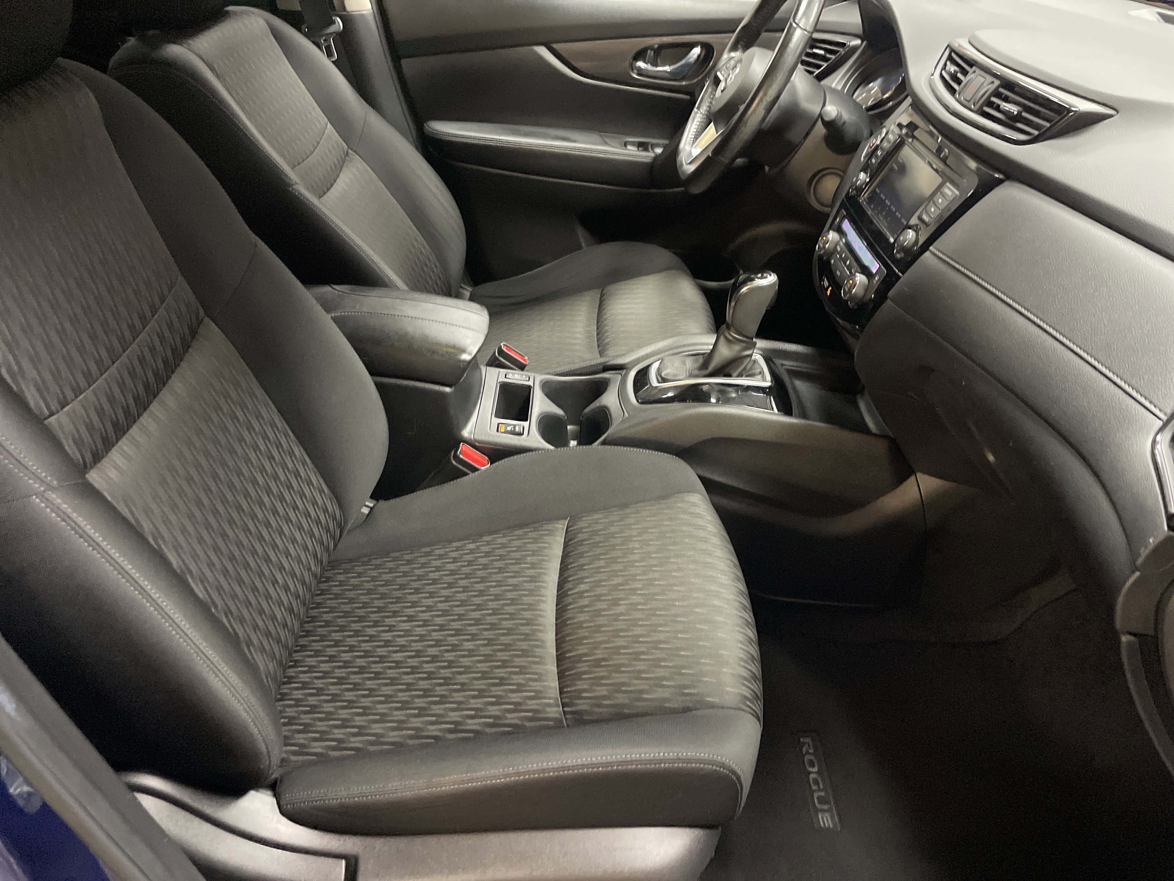 Used 2019 Nissan Rogue SV image 35