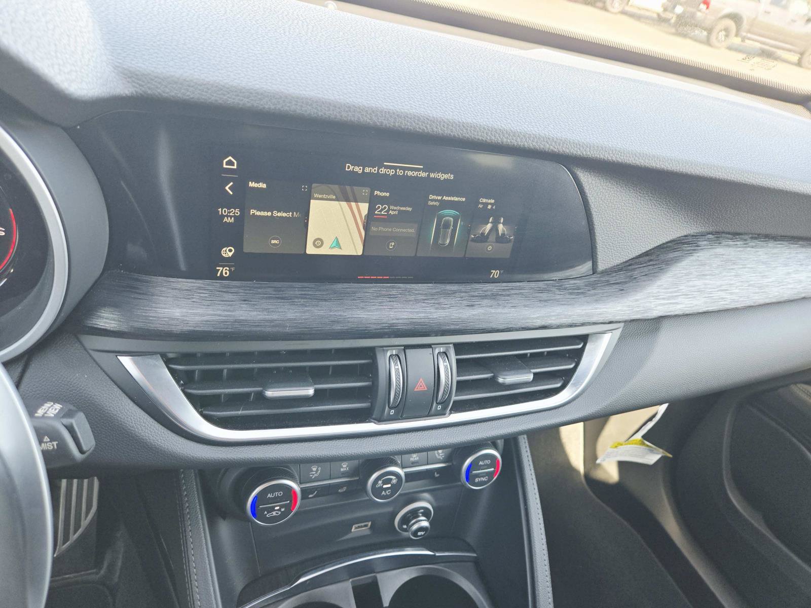 Used 2024 Alfa Romeo Stelvio Sprint image 26