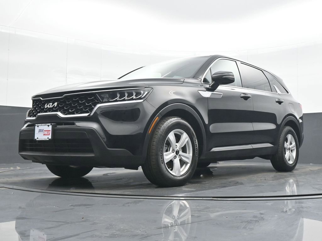 Used 2023 Kia Sorento LX image 16