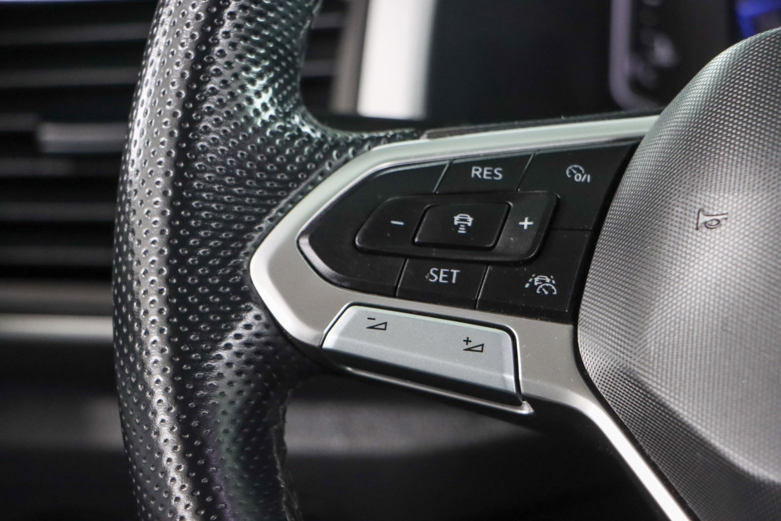 Used 2023 Volkswagen Atlas SEL R-Line image 14