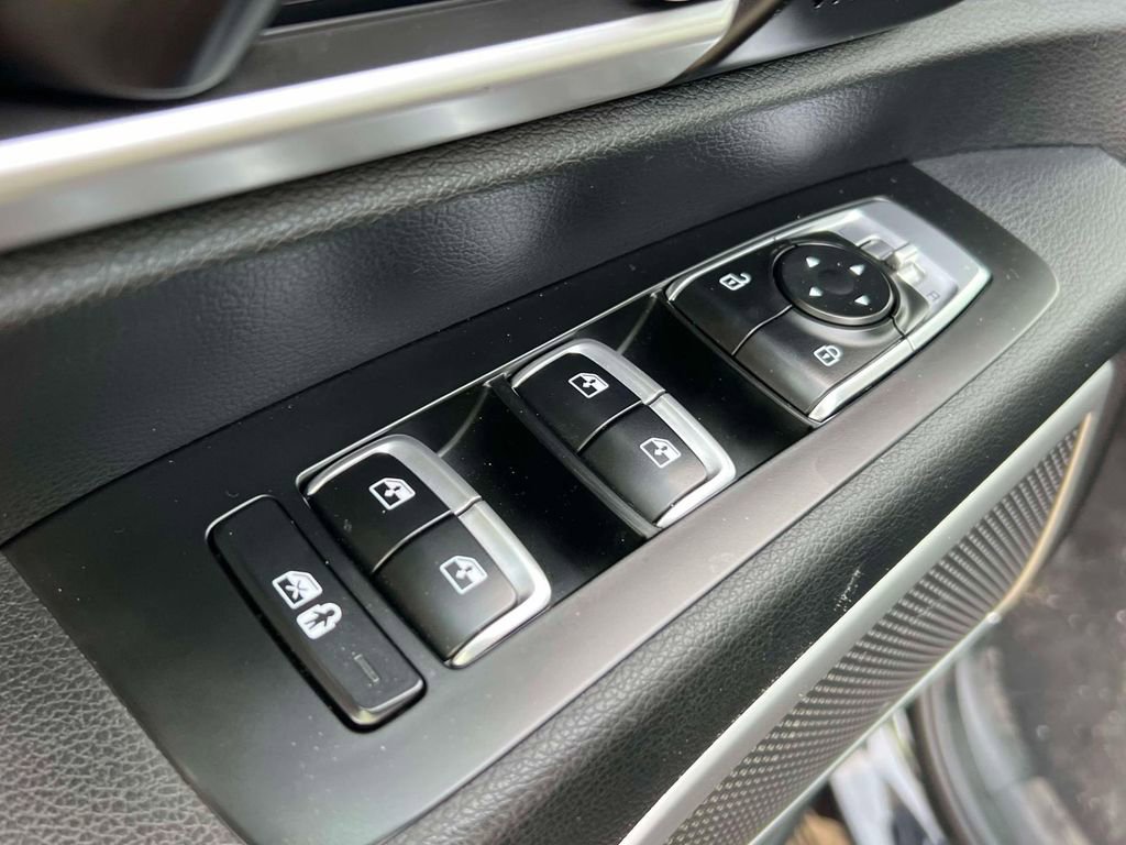 Used 2023 Kia Telluride LX FWD image 17