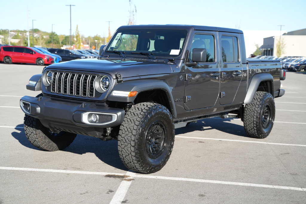 New 2026 Jeep Gladiator Sport w/ Dual Top Group AWD/4WD image 3