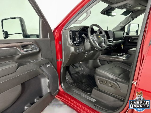 Used 2024 Chevrolet Silverado 2500 LTZ w/ LTZ Convenience Package AWD/4WD image 3