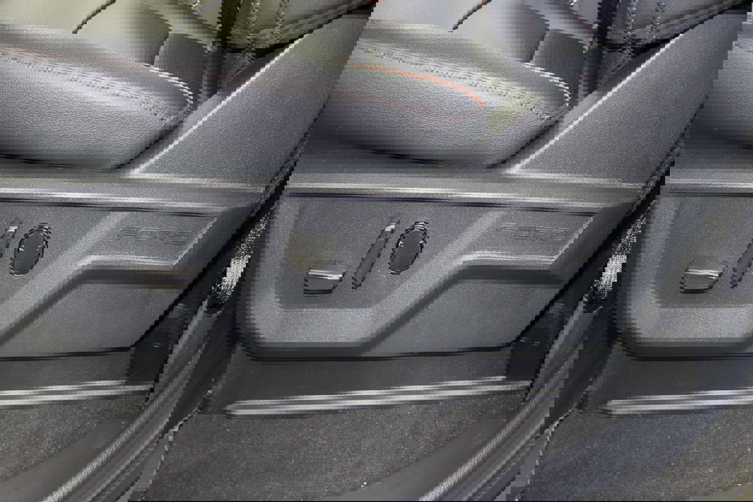 New 2026 Ford F250 Lariat w/ Lariat Premium Package image 13