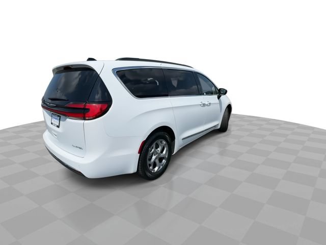 Used 2023 Chrysler Pacifica Limited FWD image 8