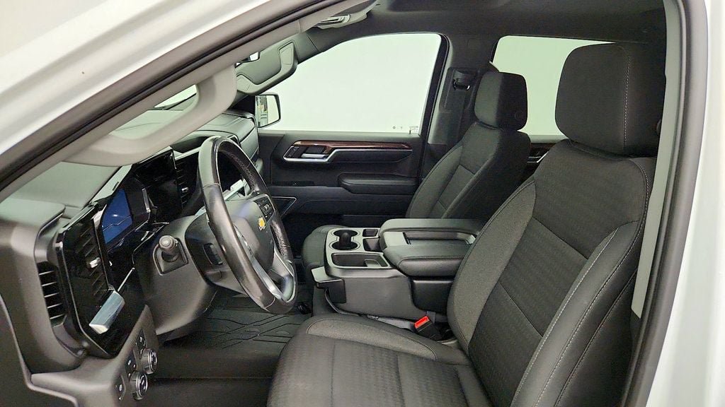 Used 2022 Chevrolet Silverado 1500 LT AWD/4WD image 12