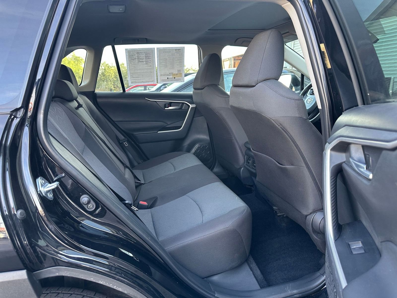 Used 2025 Toyota RAV4 XLE image 27