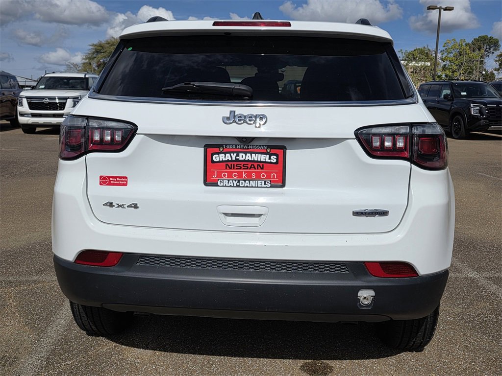 Used 2024 Jeep Compass Latitude image 5
