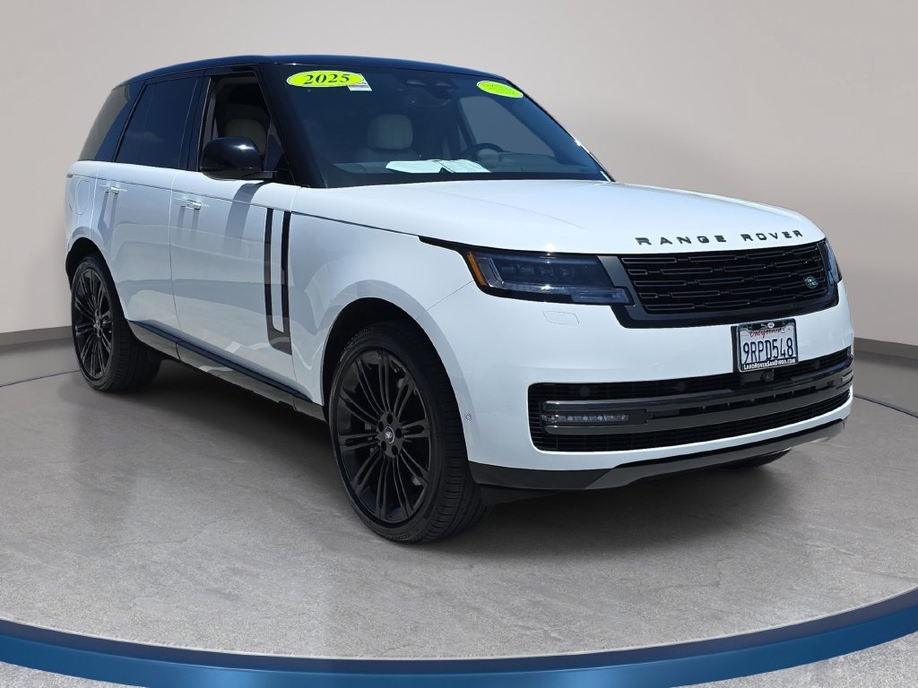 Used 2025 Land Rover Range Rover SE AWD/4WD image 3