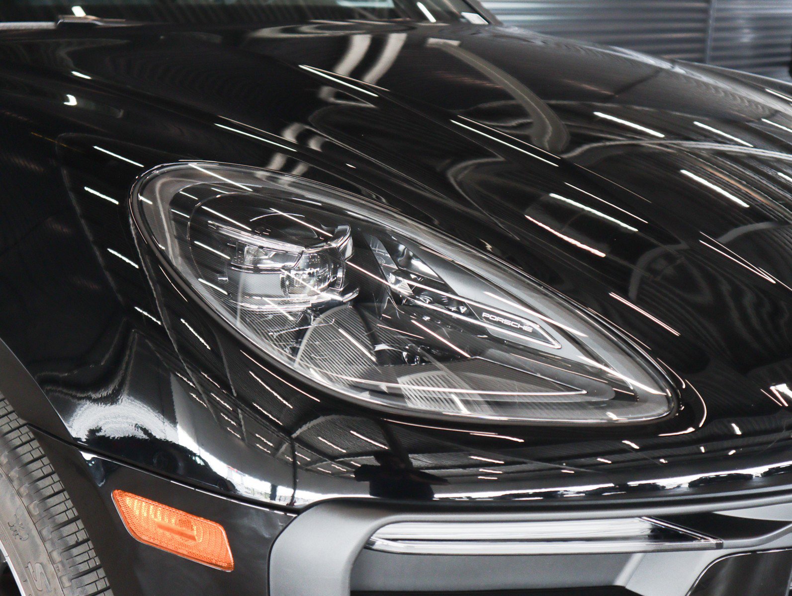 Certified 2025 Porsche Macan image 28