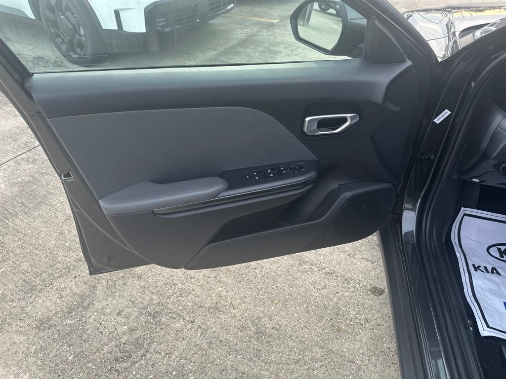 Used 2025 Kia K4 FWD image 13