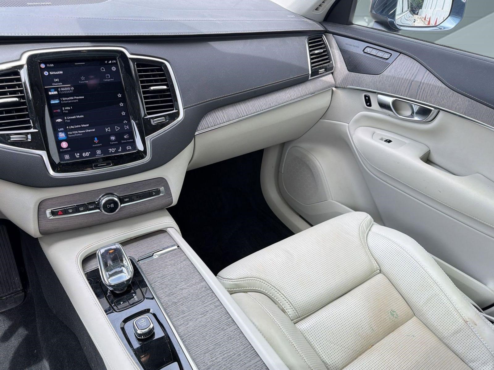 Certified 2023 Volvo XC90 B6 Ultimate w/ Protection Package Premier AWD/4WD image 27