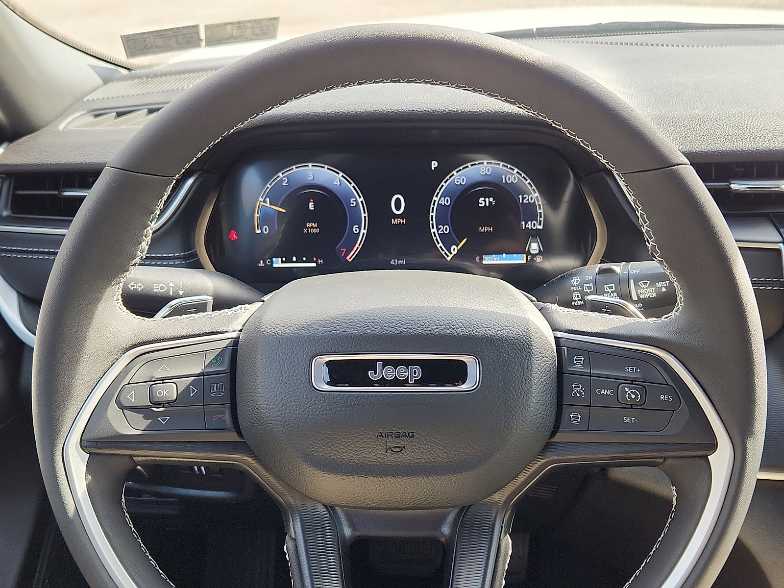 New 2025 Jeep Grand Cherokee Altitude image 14