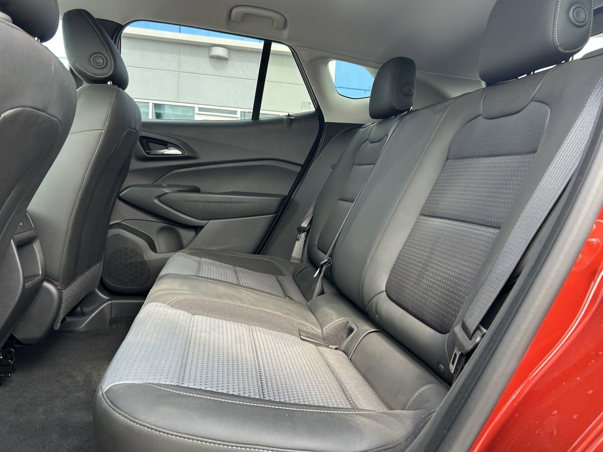 Used 2024 Chevrolet Trax LT w/ Driver Confidence Package image 13