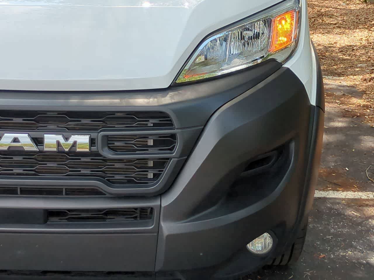 Used 2025 RAM ProMaster 2500 w/ Convenience Group FWD image 11