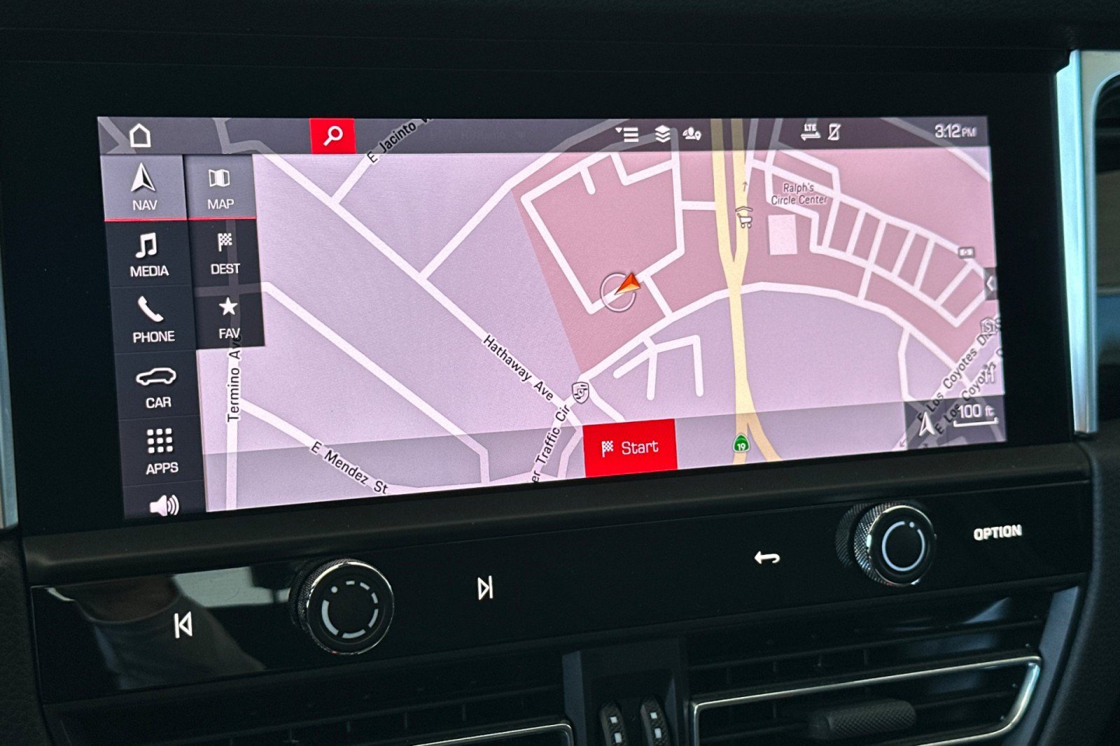 Certified 2024 Porsche Macan image 19