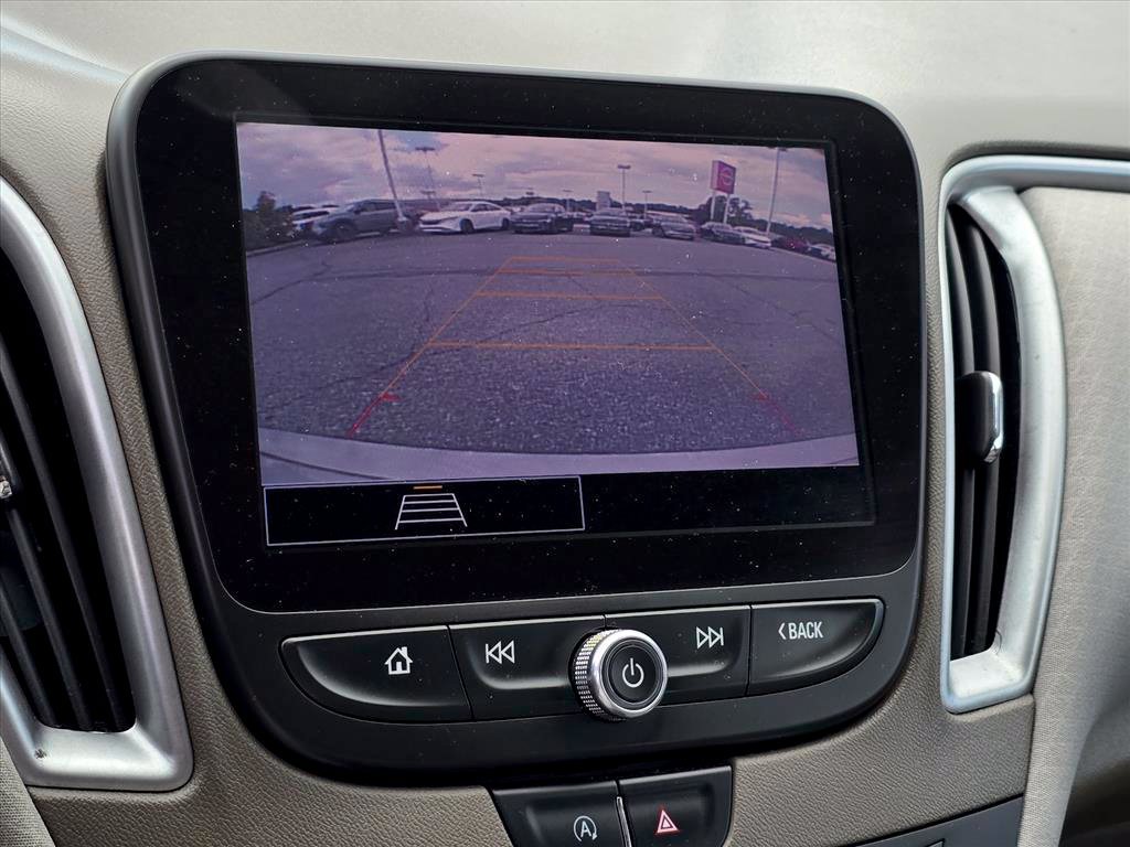 Used 2022 Chevrolet Malibu LT FWD image 5