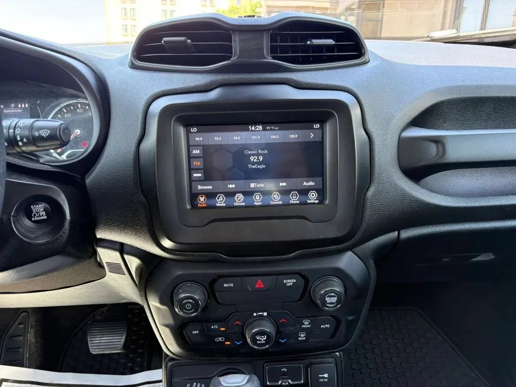 Used 2019 Jeep Renegade Latitude w/ Cold Weather Group AWD/4WD image 12