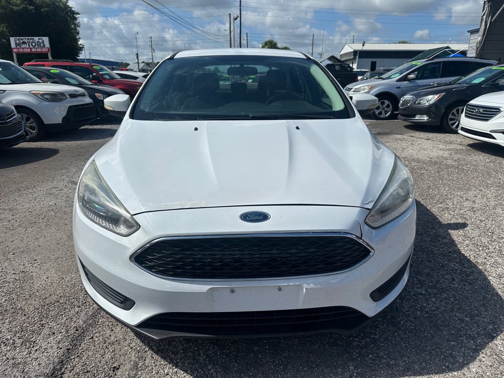 Used 2017 Ford Focus SE FWD image 2