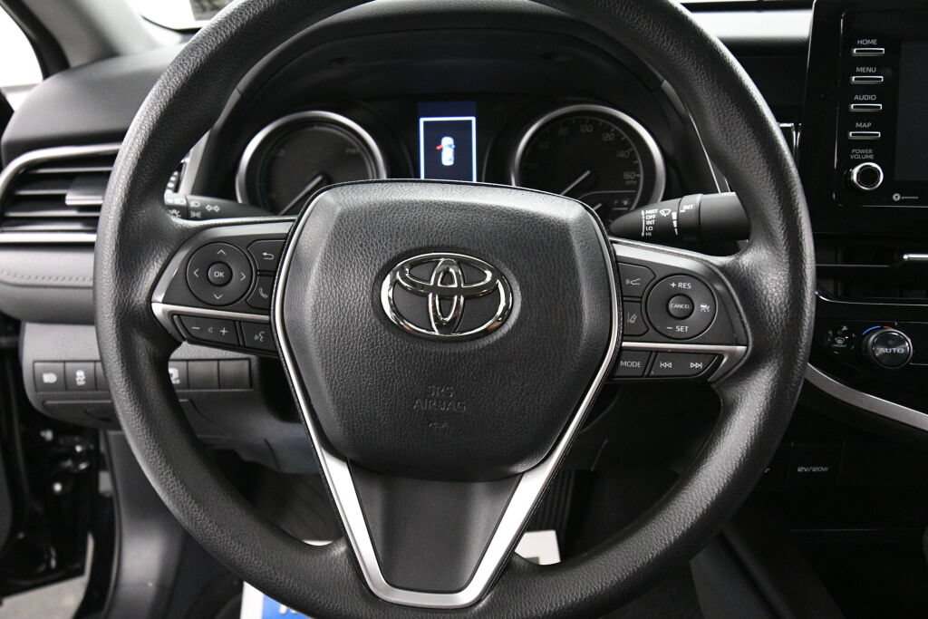 Used 2022 Toyota Camry LE FWD image 11