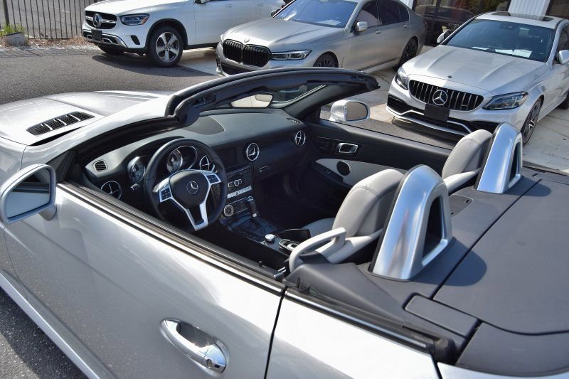 Used 2015 Mercedes-Benz SLK 250 w/ Premium Package image 33