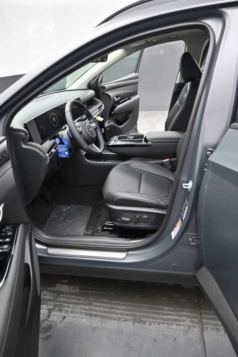 New 2026 Hyundai Tucson Limited FWD image 15