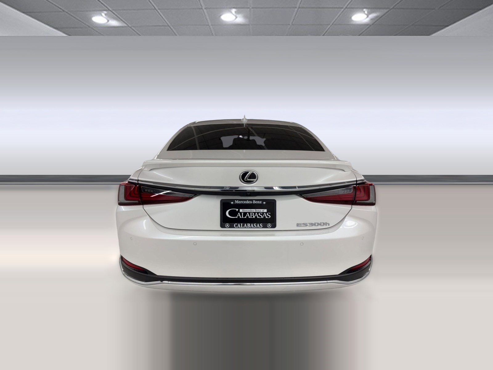 Used 2025 Lexus ES 300h w/ Luxury Package FWD image 10