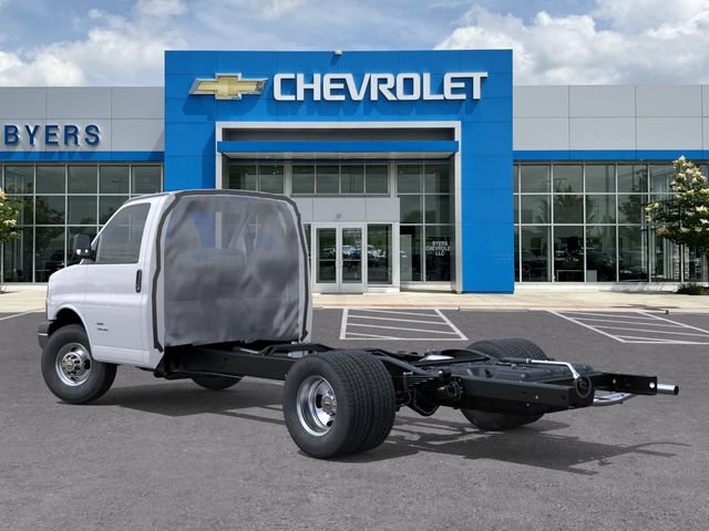 New 2025 Chevrolet Express 4500 w/ Power Convenience Package RWD image 3