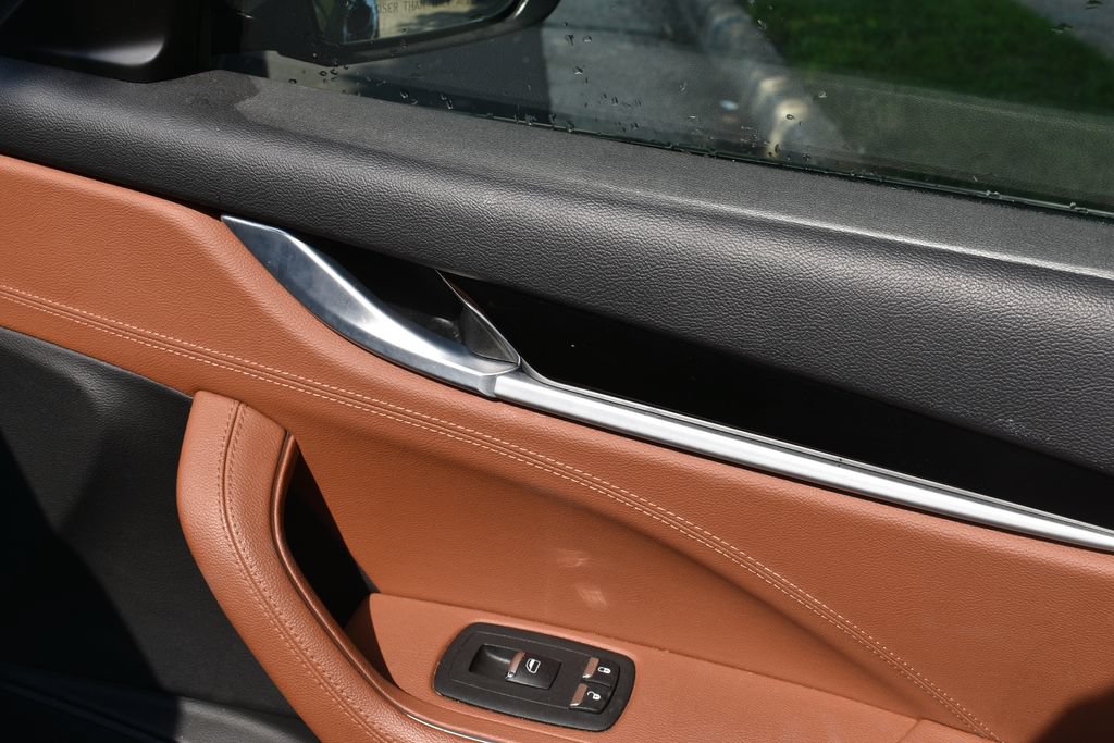 Used 2020 Maserati Levante AWD/4WD image 19