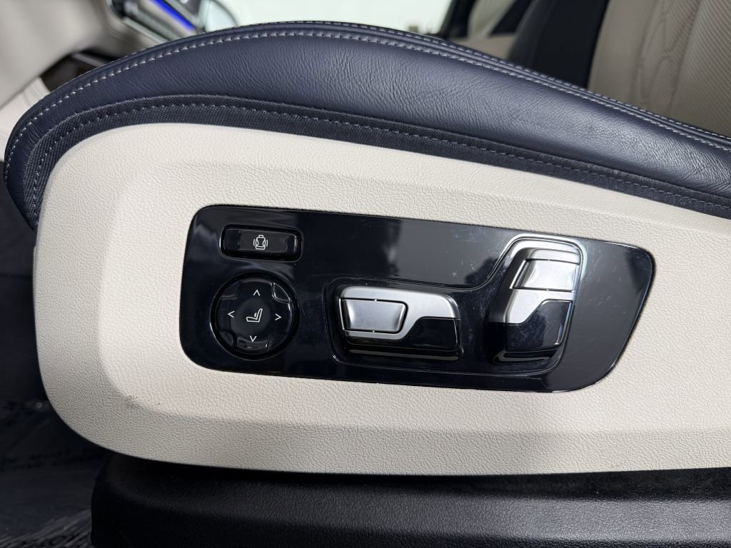 Used 2020 BMW X7 xDrive40i w/ Executive Package AWD/4WD image 40
