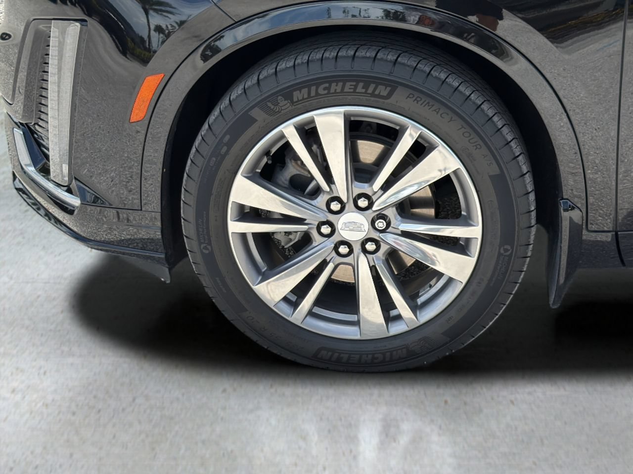 Certified 2023 Cadillac XT6 Premium Luxury FWD image 9
