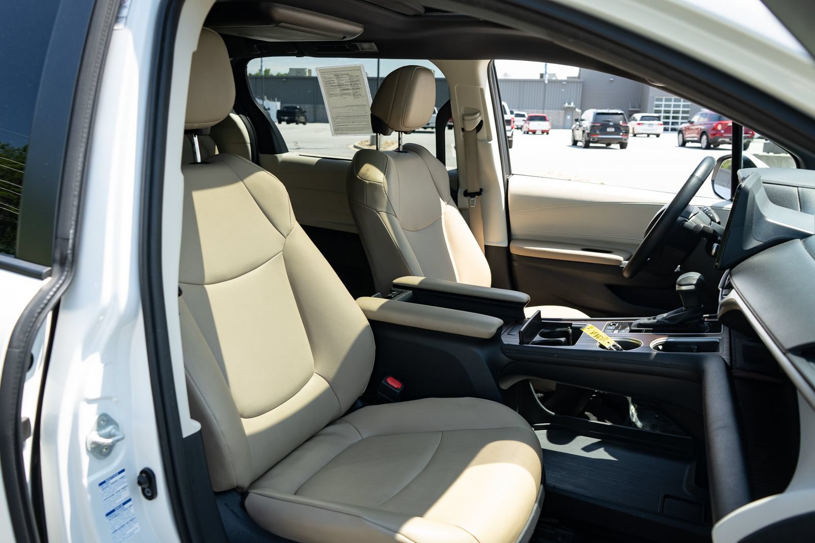 Used 2021 Toyota Sienna XLE w/ XLE Plus Package AWD/4WD image 24