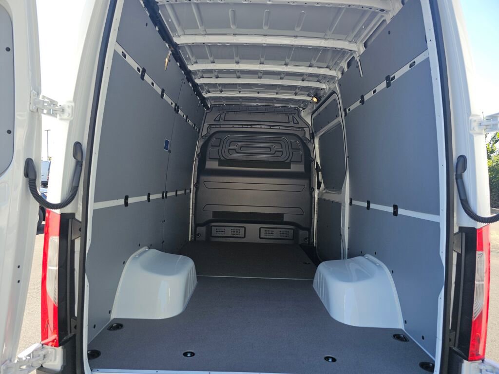 New 2024 Mercedes-Benz Sprinter 144 Cargo image 14