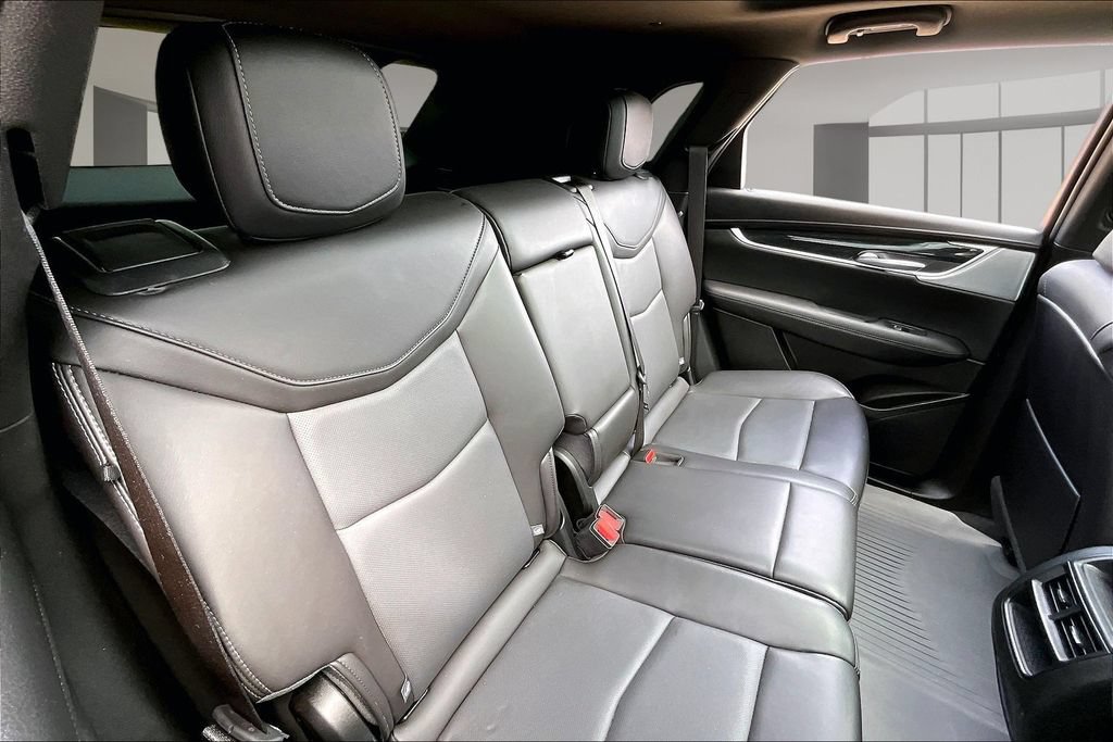 Used 2025 Cadillac XT5 Premium Luxury w/ Technology Package AWD/4WD image 28