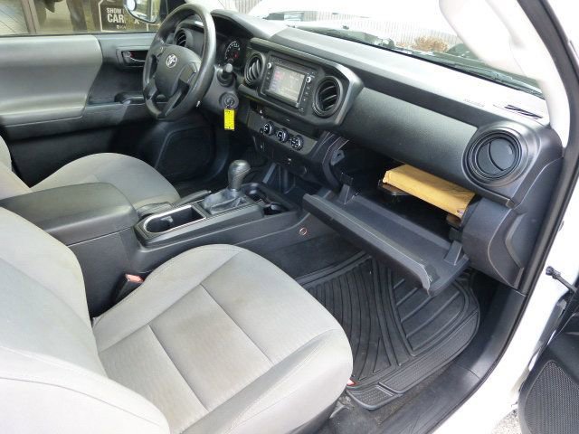 Used 2017 Toyota Tacoma SR image 22