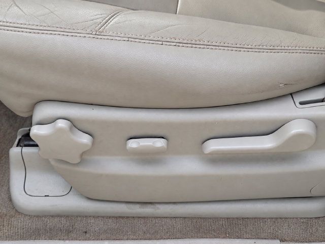 Used 2013 Chevrolet Tahoe LT w/ Texas Edition RWD image 18