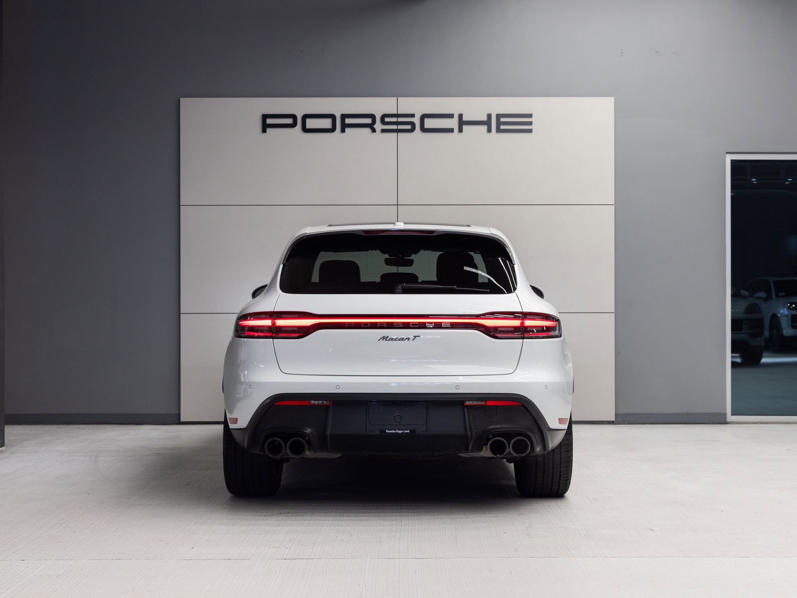 Certified 2023 Porsche Macan Turbo AWD/4WD image 6