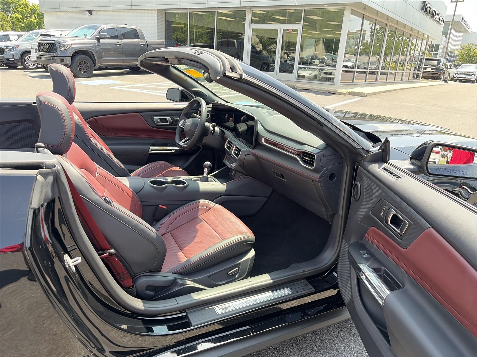 Used 2025 Ford Mustang GT Premium RWD image 13