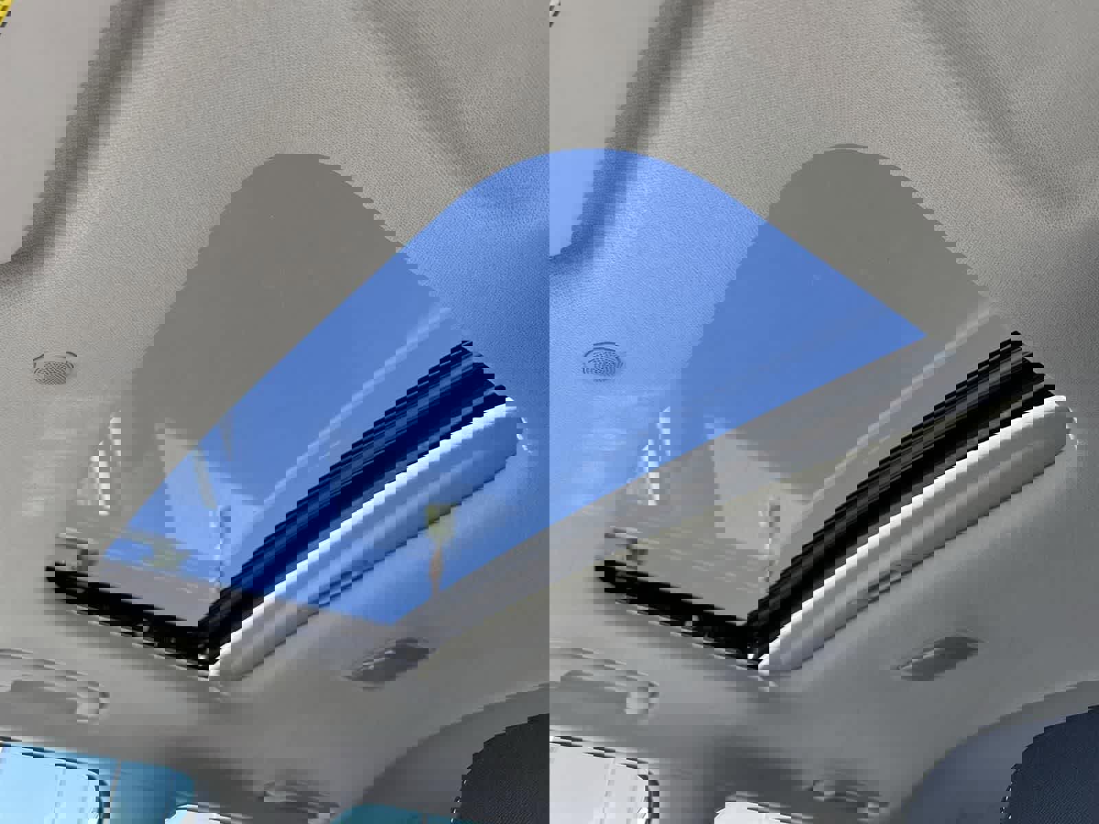 Used 2022 Hyundai Venue SEL image 18