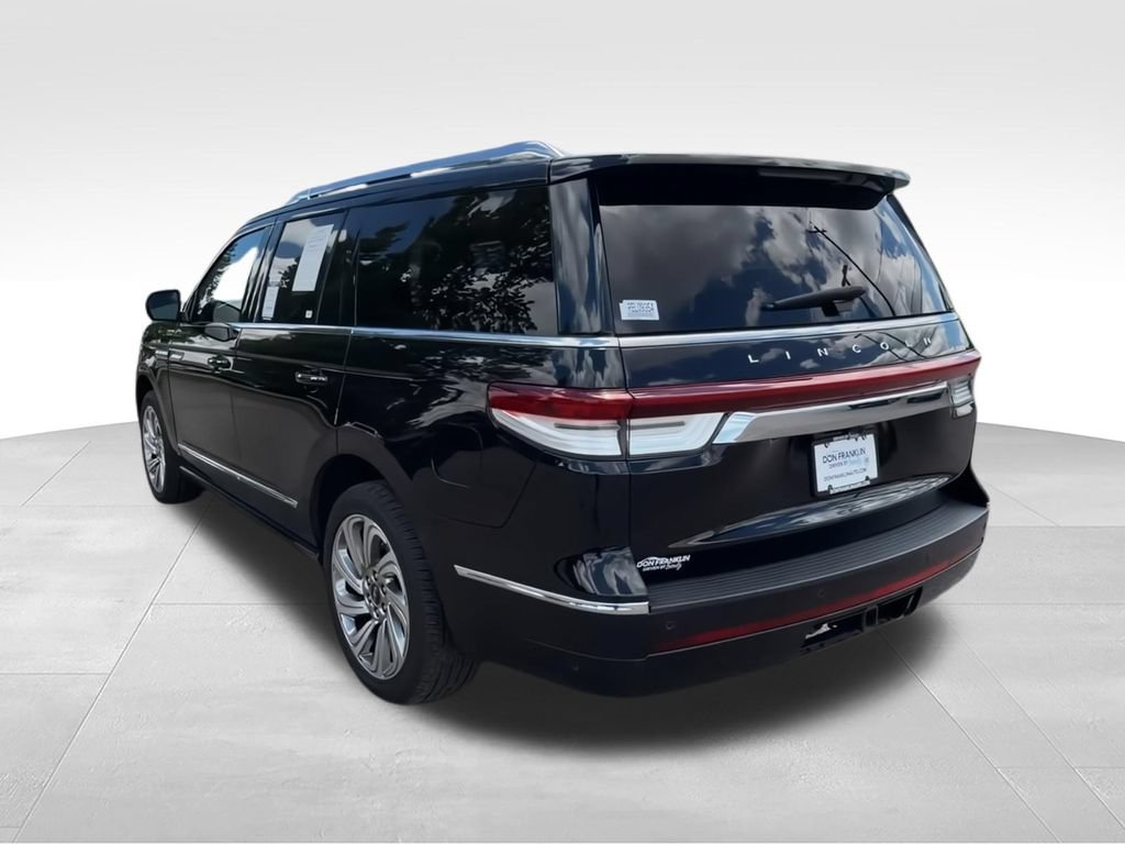 Used 2024 Lincoln Navigator Reserve AWD/4WD image 7