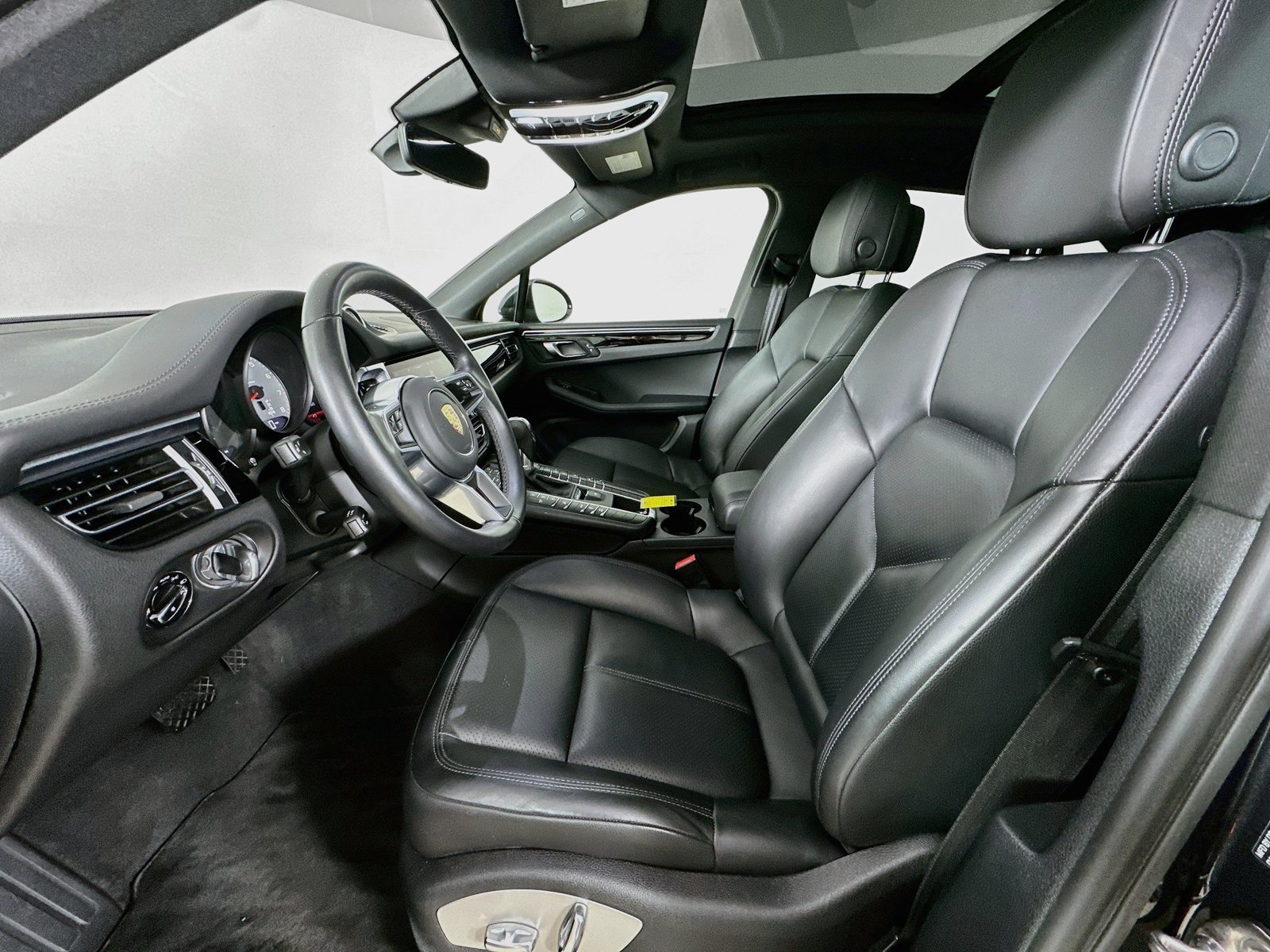 Used 2021 Porsche Macan S AWD/4WD image 34