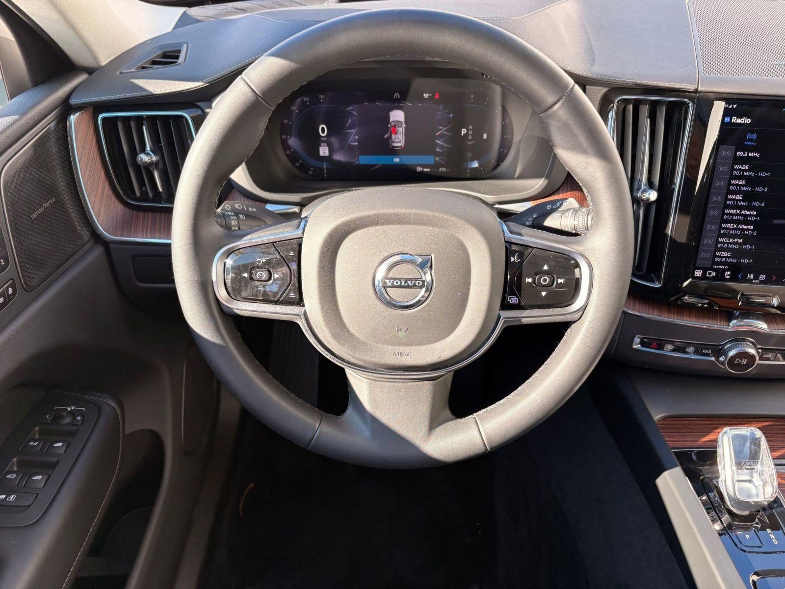 Certified 2023 Volvo XC60 B5 Ultimate image 19