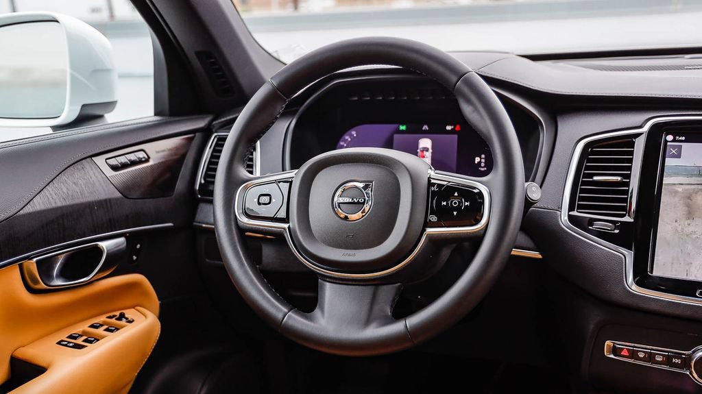 Used 2023 Volvo XC90 B6 Ultimate w/ Protection Package Premier AWD/4WD image 18
