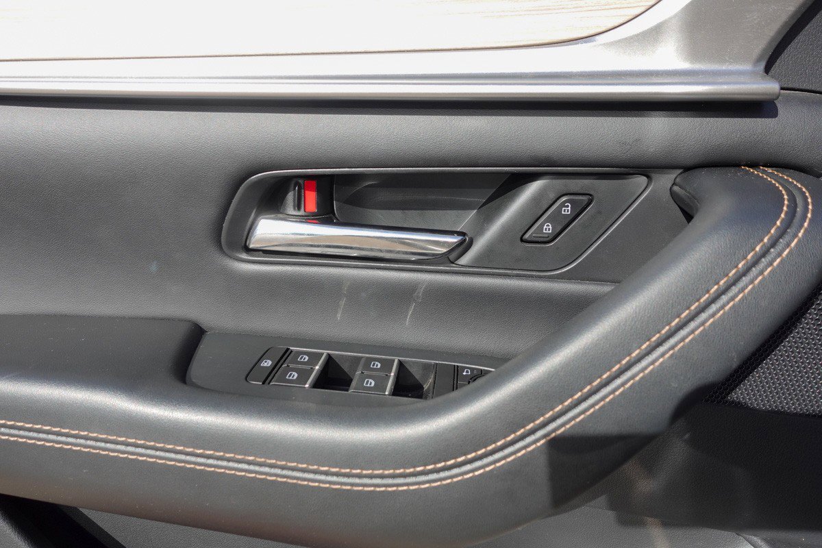 Certified 2024 MAZDA CX-90 Plug-In Hybrid w/ Premium Pkg image 11