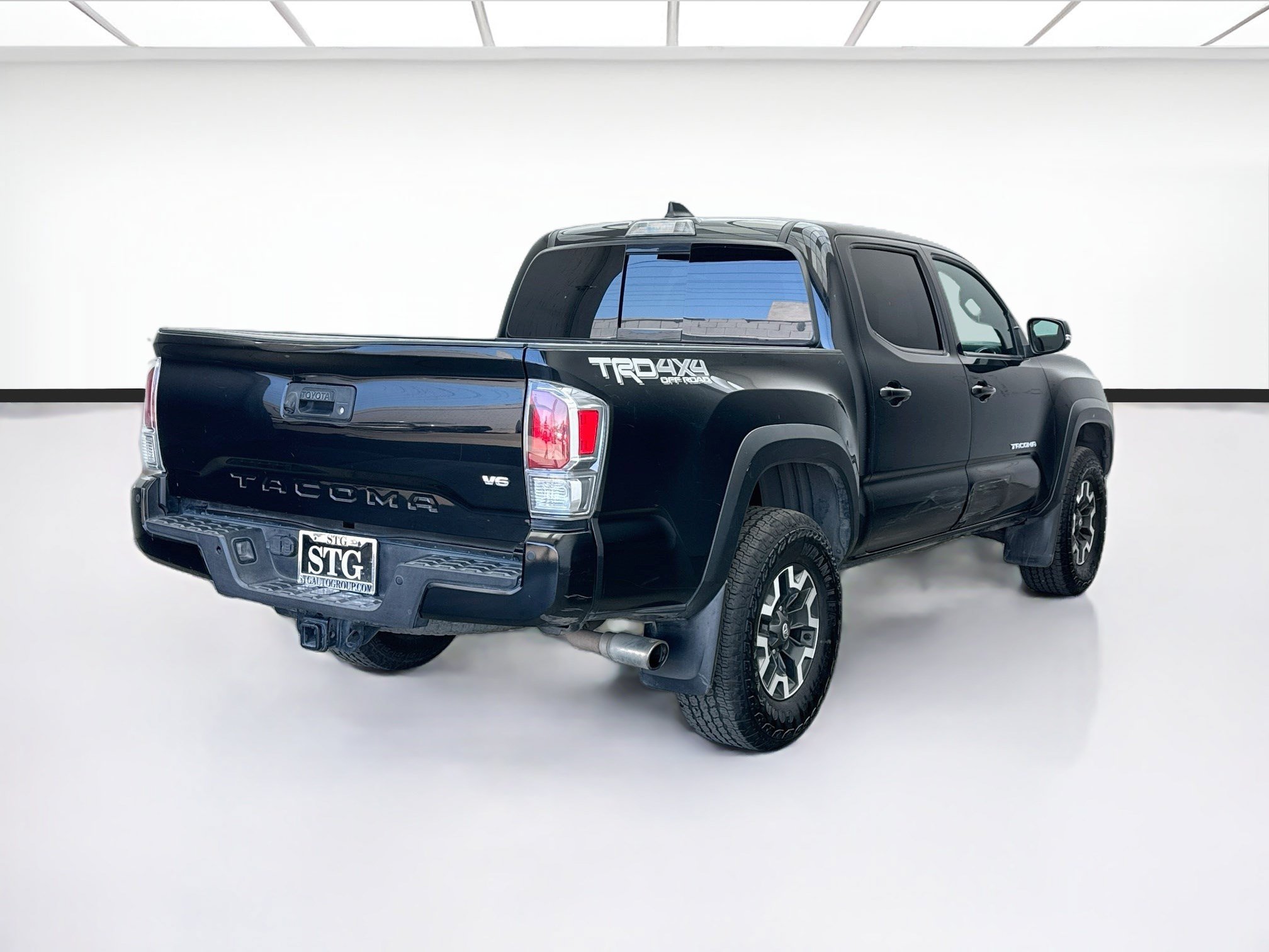 Used 2022 Toyota Tacoma TRD Off-Road w/ Technology Package AWD/4WD image 4