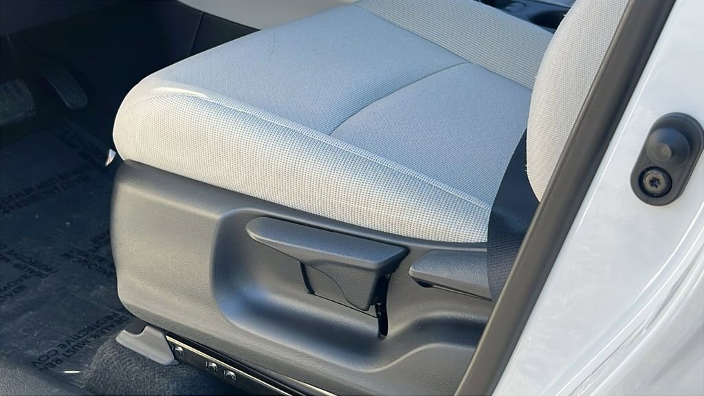 Used 2024 Toyota Corolla Cross L image 21