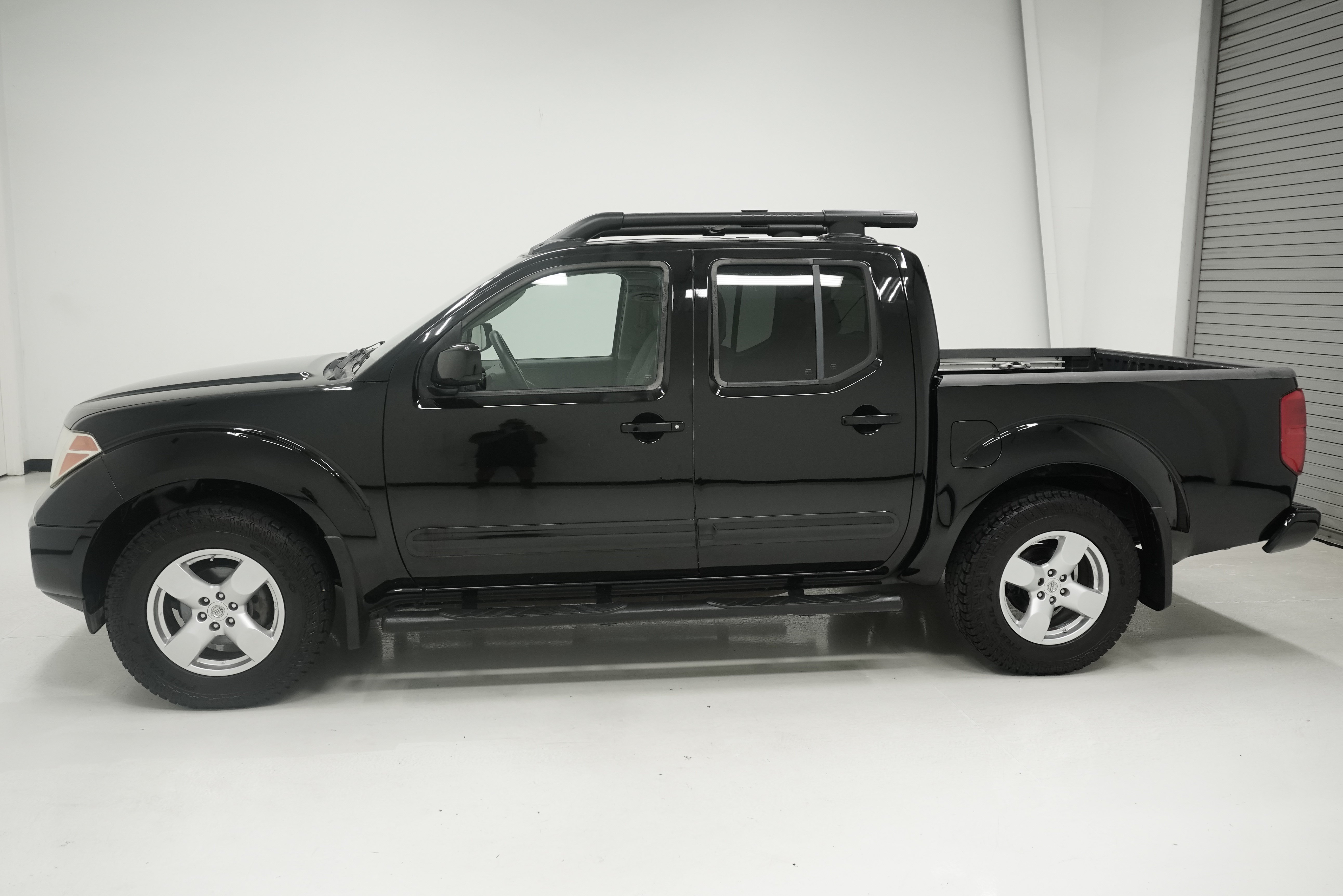 Used 2007 Nissan Frontier LE RWD image 6