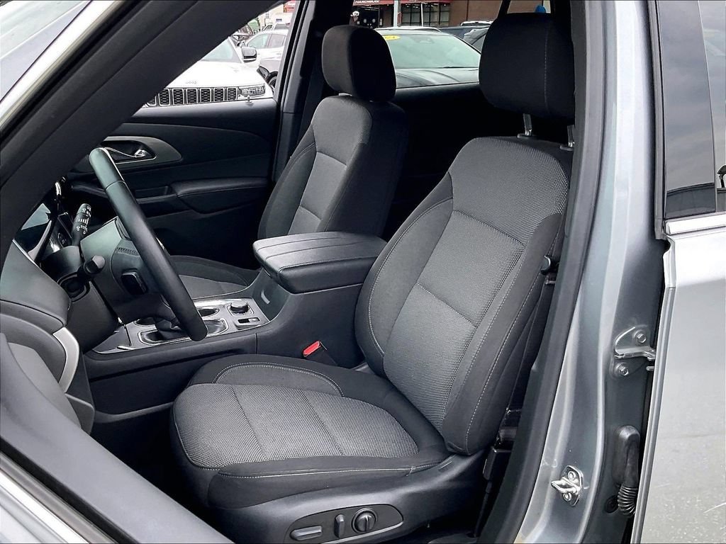 Used 2023 Chevrolet Traverse LT w/ LPO, Floor Liner Package AWD/4WD image 10